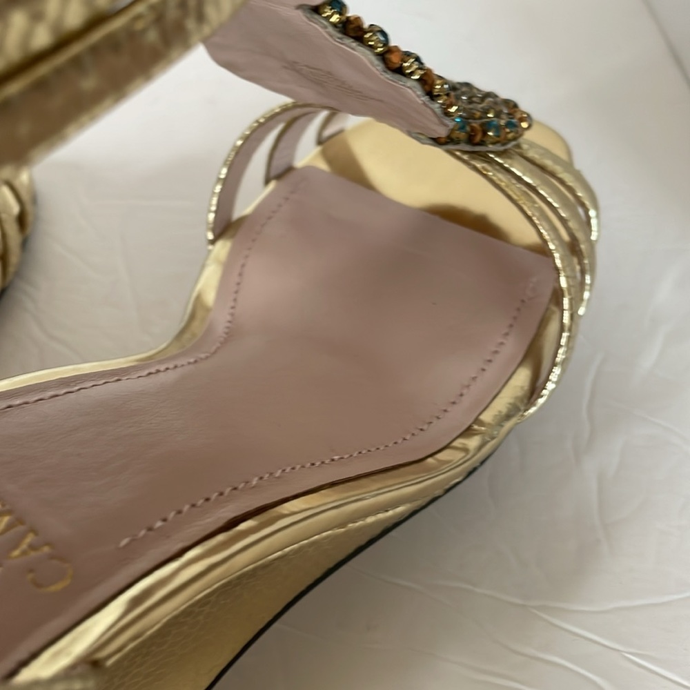 Vince Camuto VC Bayle gold snakeskin sandal wedge shoes size Women’s 7.5W - Picture 14 of 17